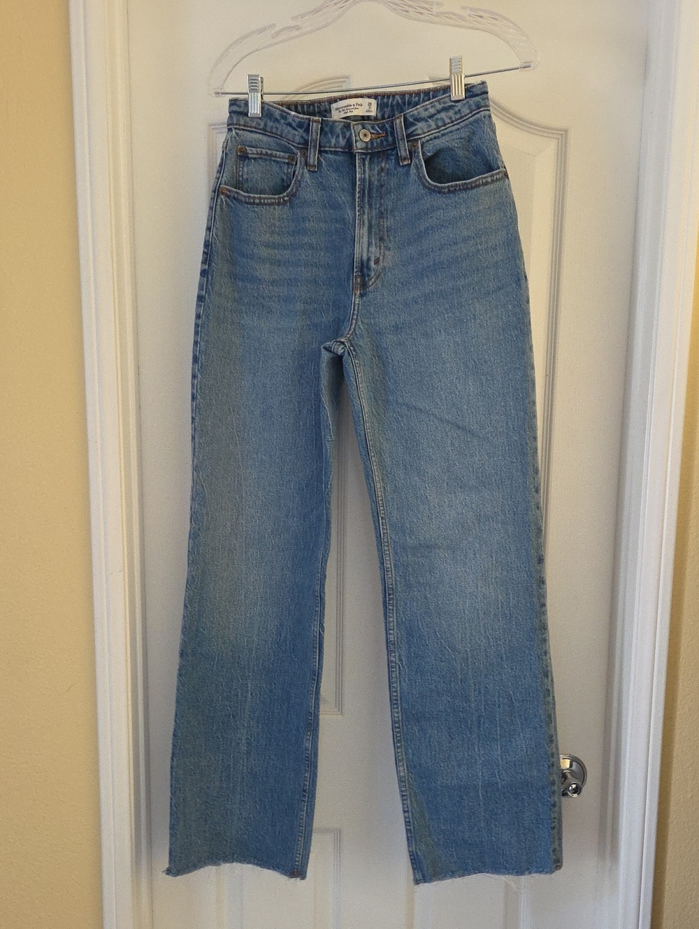Abercrombie The 90's Relaxed Jean High Rise CURVE LOVE
